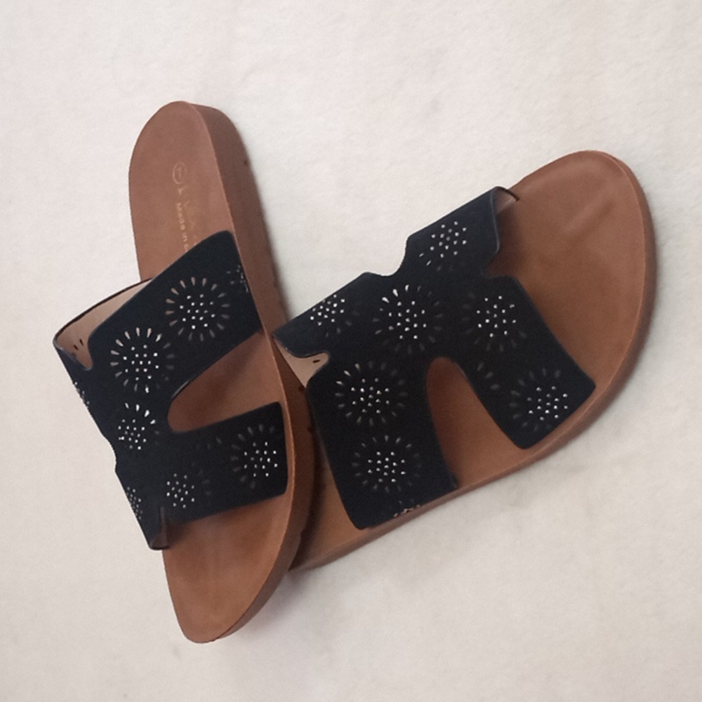 black fashion sandals